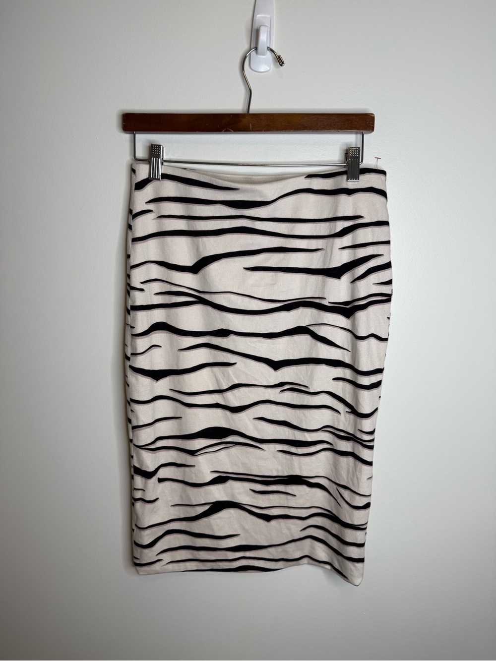 Marc Cain Black & Cream Zebra-Stripe Pencil Skirt size N5 (10)